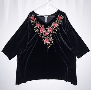 Catherines Velvet Top 4X Women Black Embroidered Rose Dark Floral Vneck Witchy